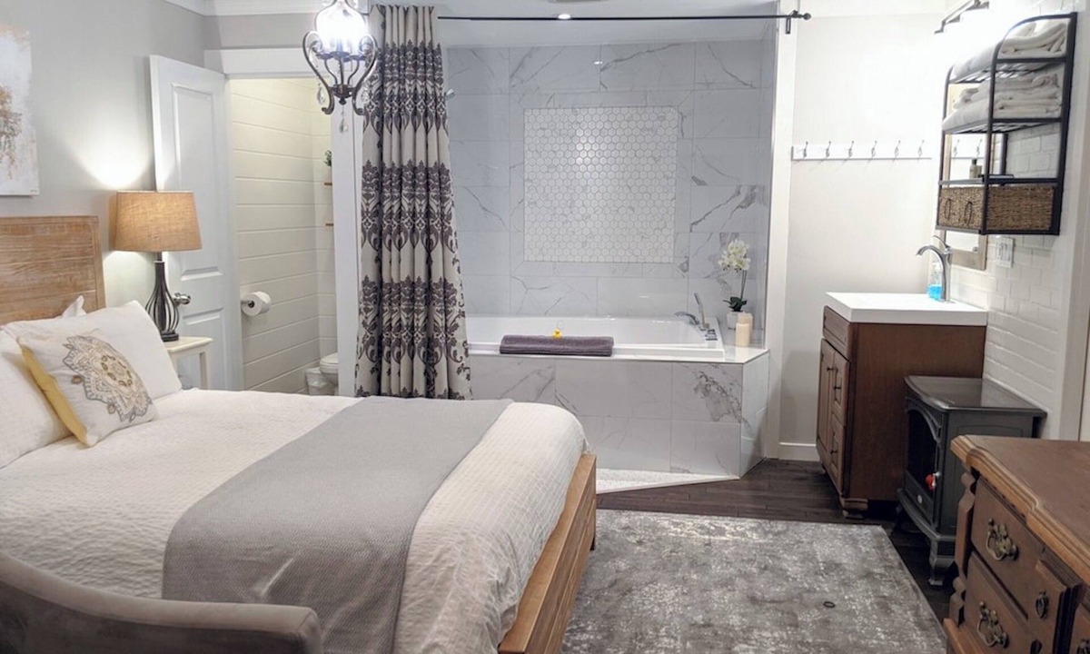 Harrison Hot Springs Hotel | Luxurious 2 person jacuzzi tub, queen bed, sleeps 2, with kitchenette