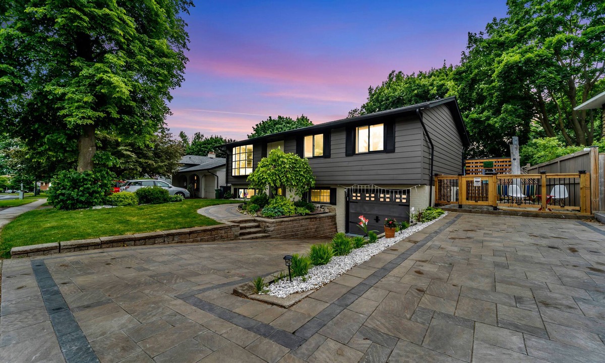 Guelph House | Luxurious Cottage in city