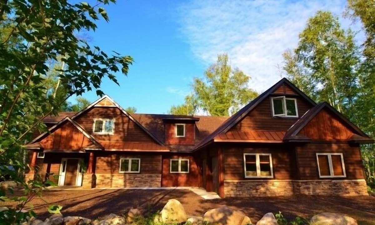 Biwabik House | Luxurious Lakefront Retreat: 4 Br/3 Ba, Ski/Golf/Swim, Sleeps 16