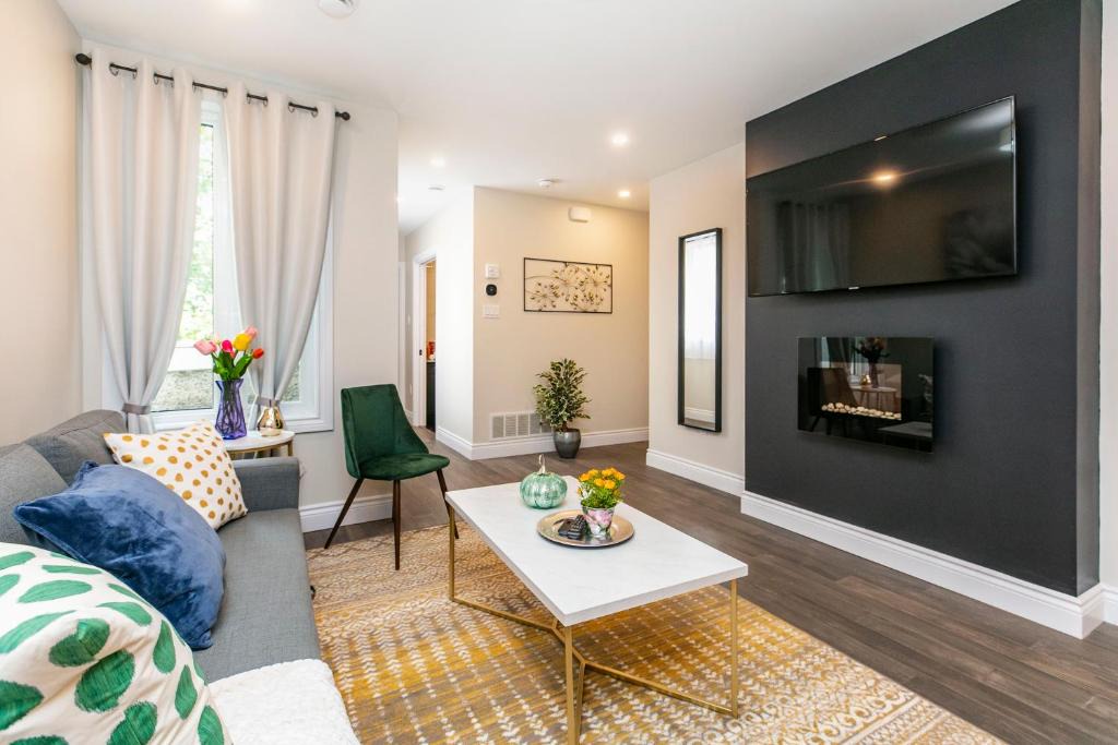 Lowertown Apartment | Luxury 1BR w King Bed - Near Byward Market