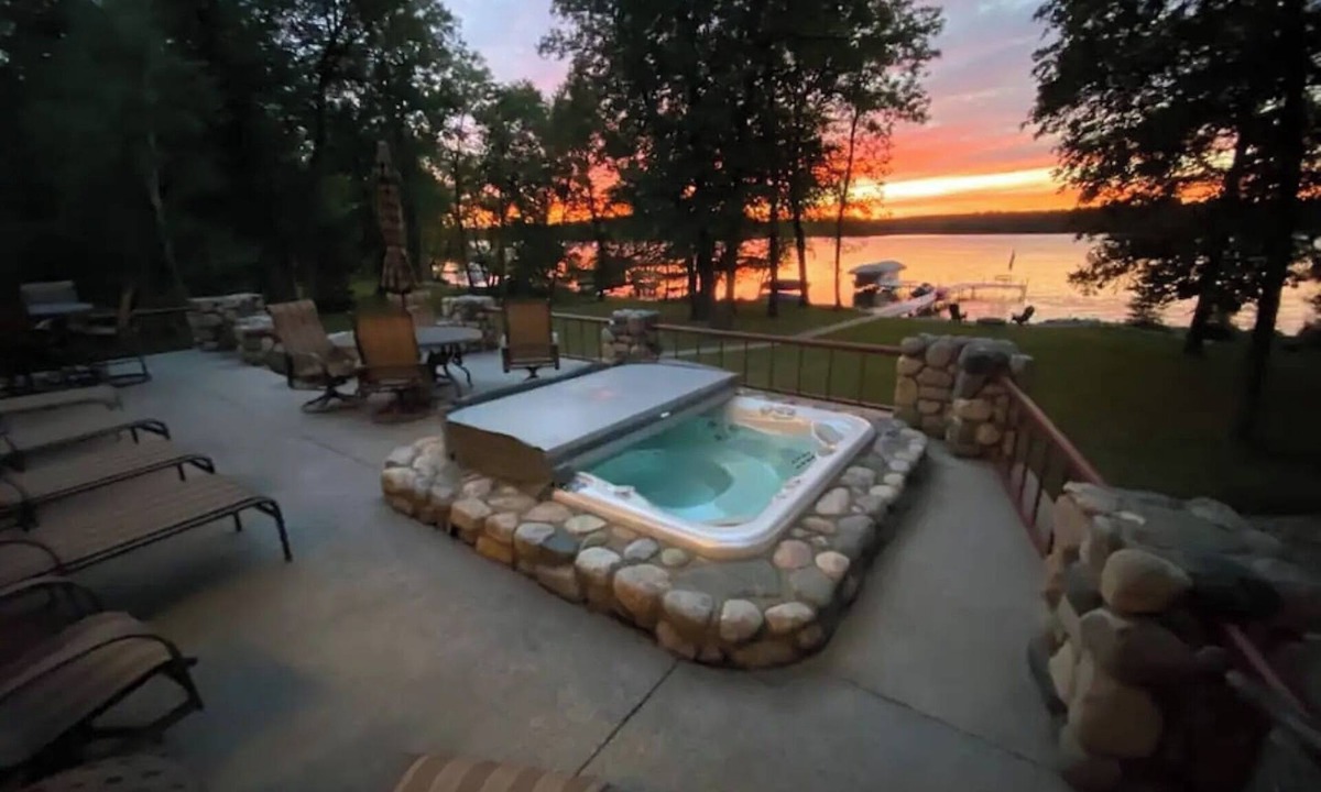 Park Rapids House | Luxury 5BR Lake Front Home | 5 Bed, 4.5 Bath