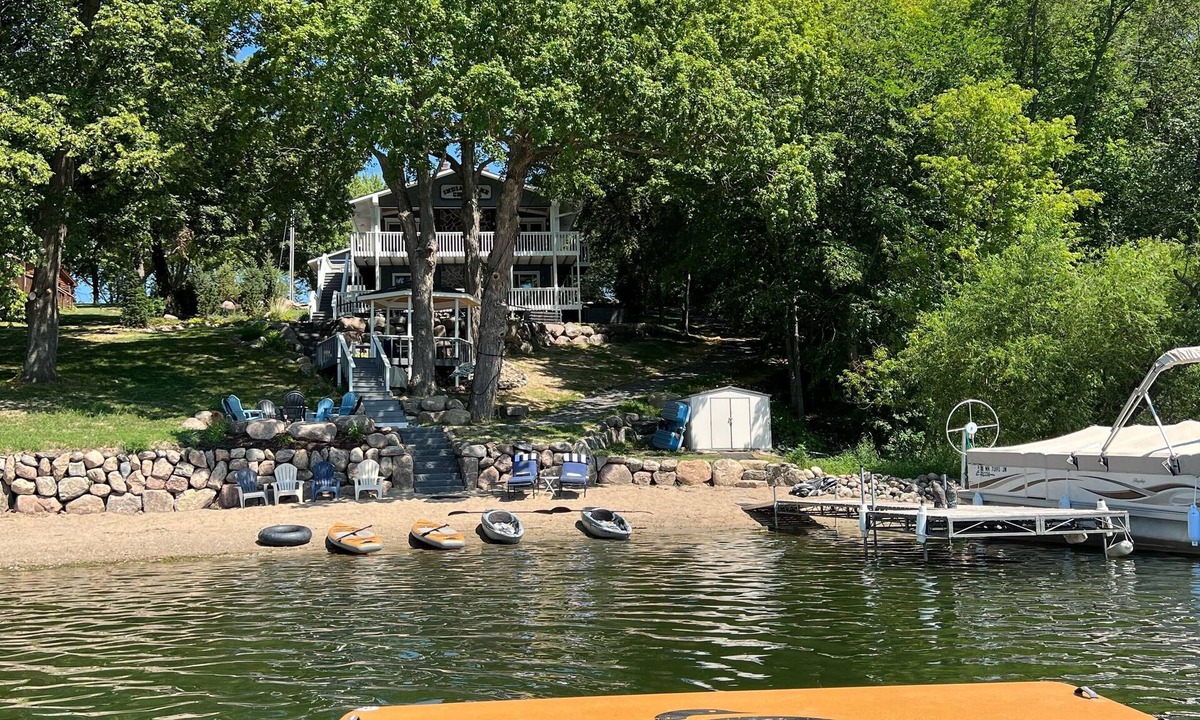 Maple Lake House | Luxury family escape- expansive beach, hot tub, and more