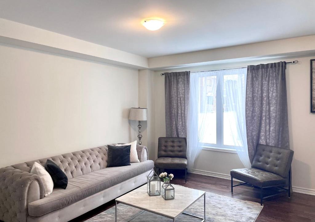 Pickering House | Luxury Home Away From Home