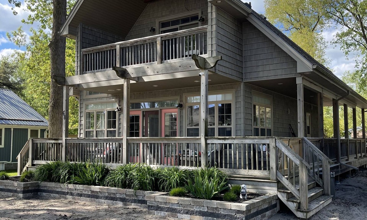 Long Point Cottage | Luxury lakeside Retreat