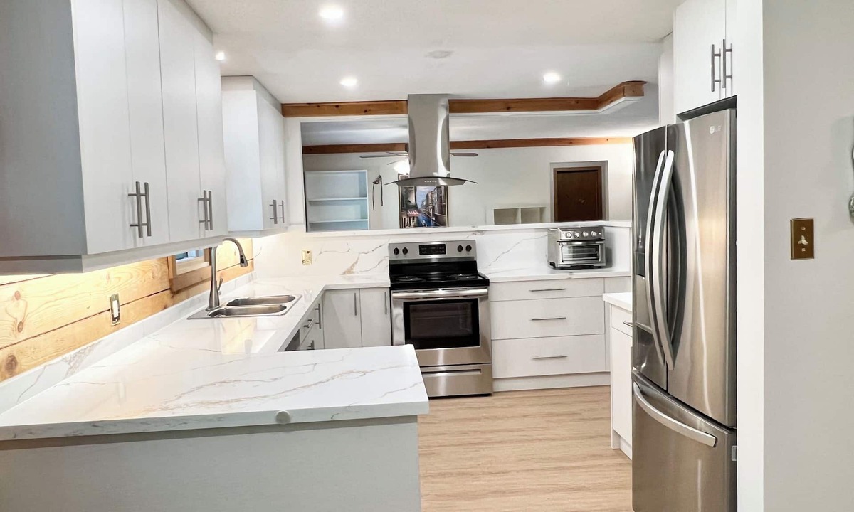 Tiny House | Luxury Log Cabin with work spaces, generator and car charger