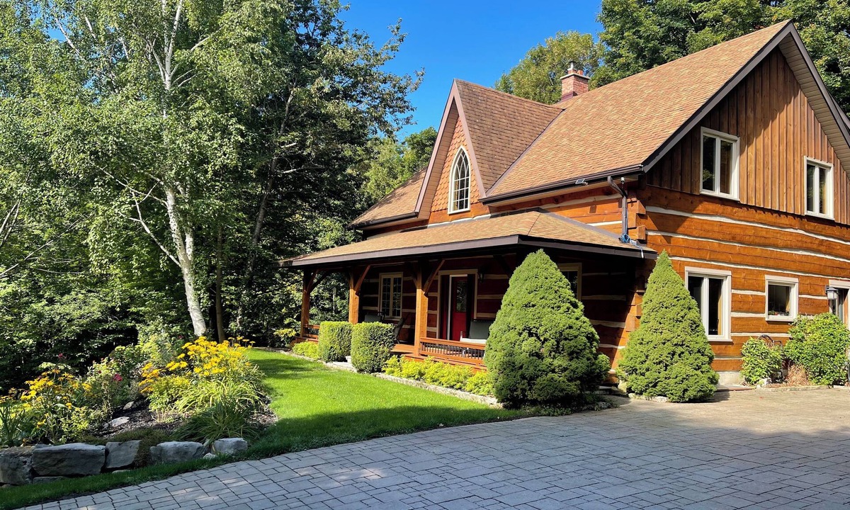 Meaford House | Luxury Log Home, Southern Georgian Bay - Explore Blue Mountain to Tobermory