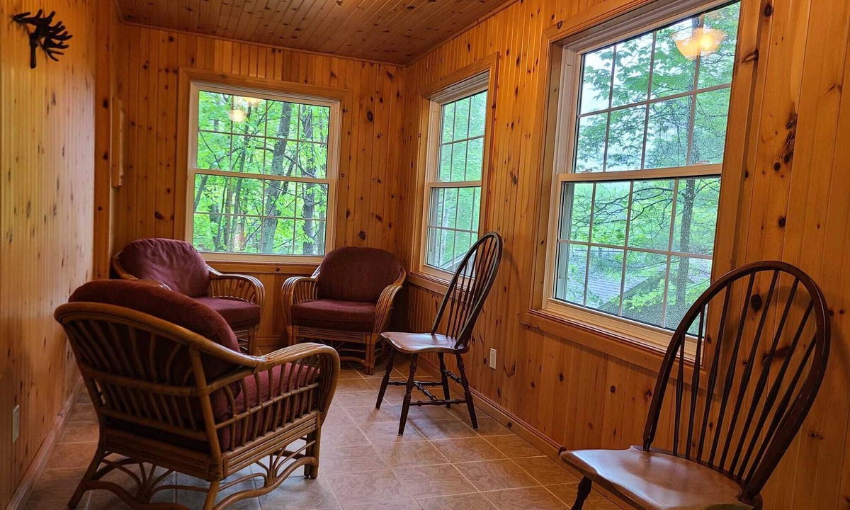 Echo Beach Bdrm Cottage Magnetawan | Lake of Bays