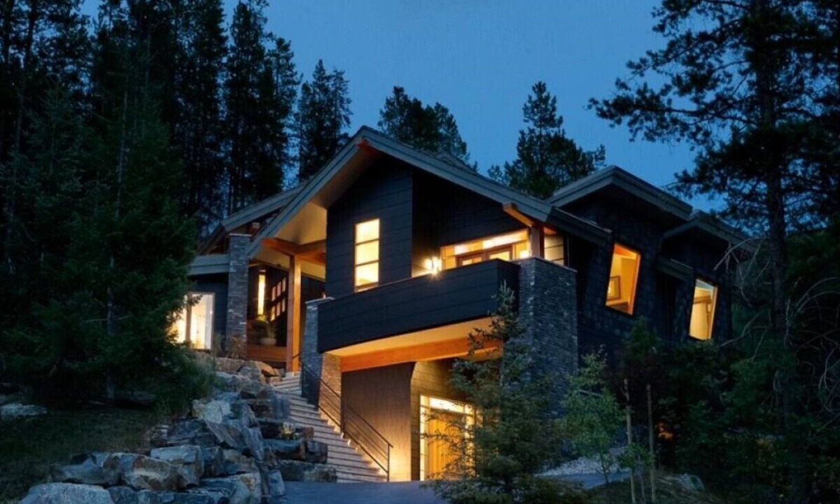 Kootenay Rockies Cabin | Luxury Panorama Chalet, Steps Away from Greywold Golf!