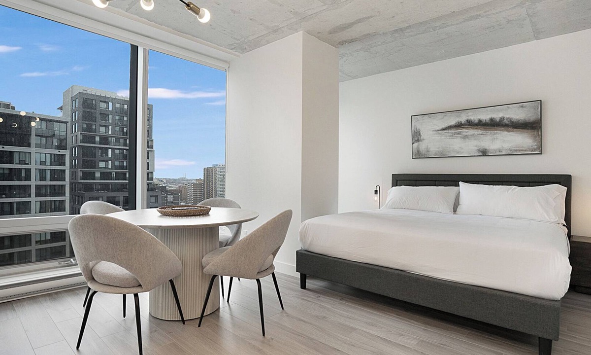 Quartier des Spectacles Apartment | Luxury Studio in Heart of MTL 804 | Metro access