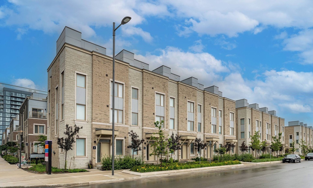 Vaughan House | Luxury Townhouse in Vaughan
