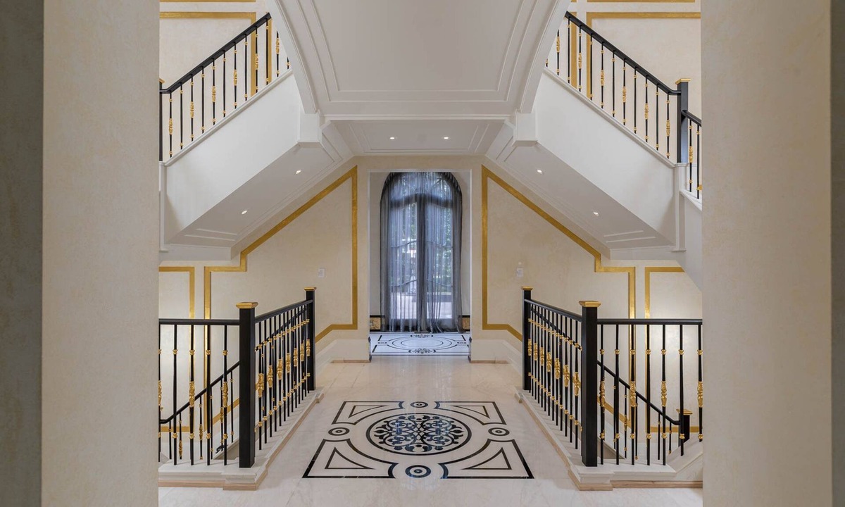 Sheridan House | Majestic Mansion: Ultra-Luxury Palace