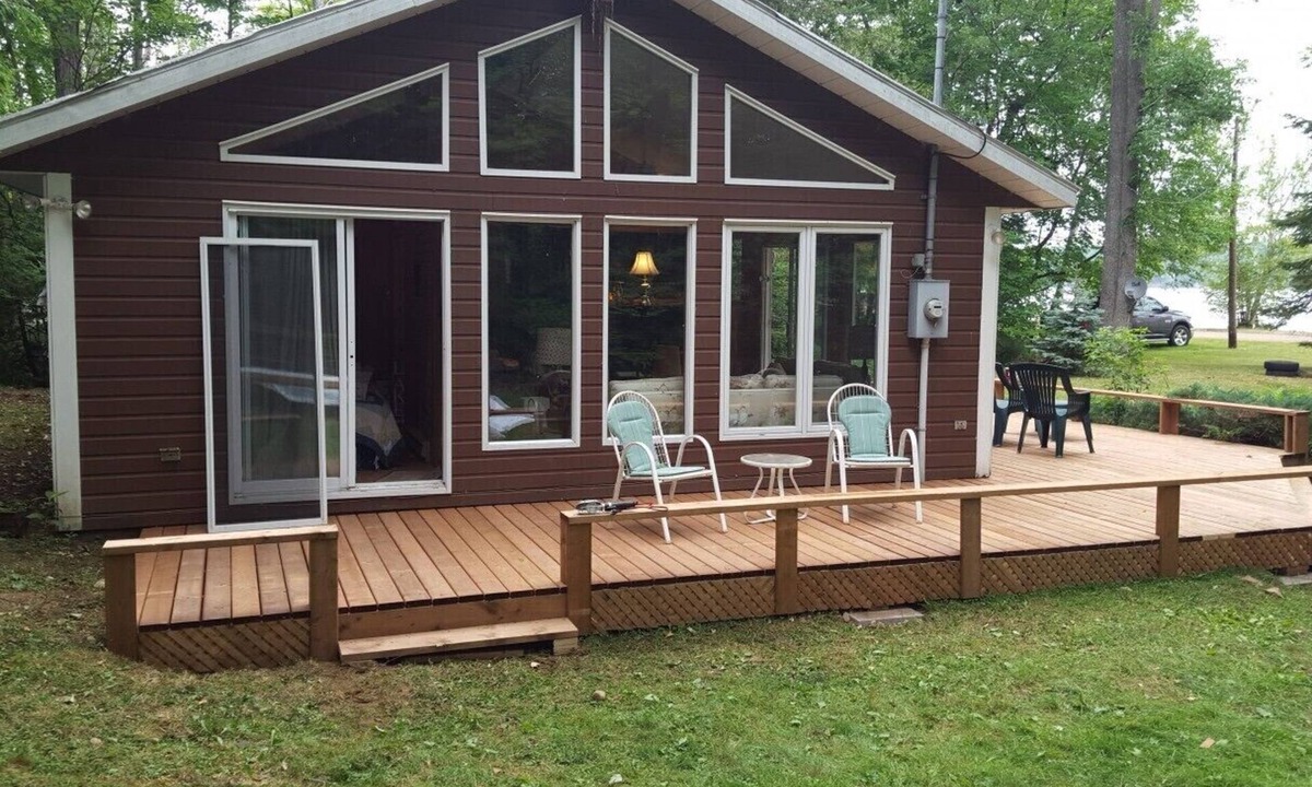 Cloyne Cottage | Marble Lake Cottage near Cloyne, Ontario