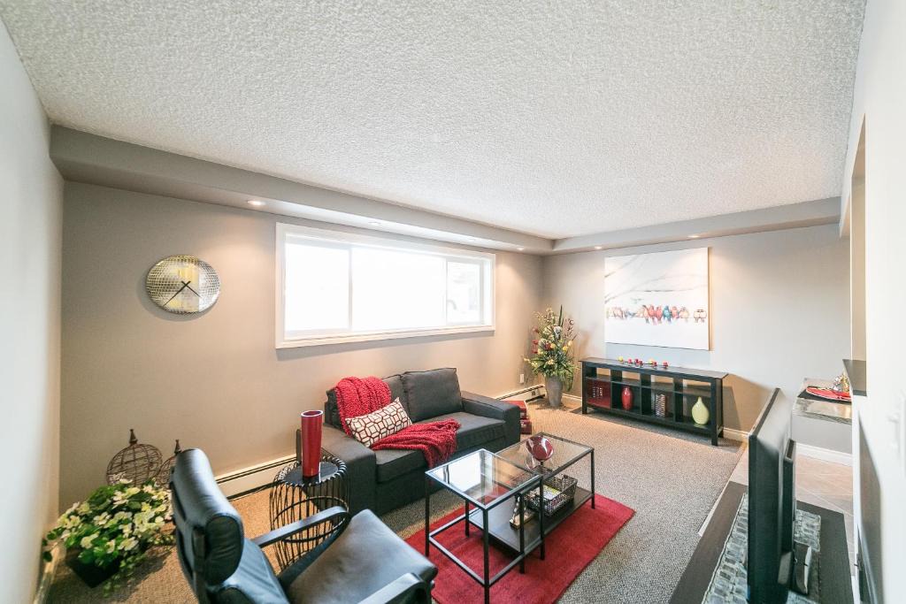 Jasper Place Apartment | McKinnon Pointe #105