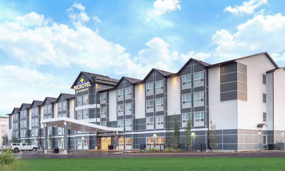 Fort McMurray Hotel | Microtel Inn & Suites By Wyndham Fort Mcmurray