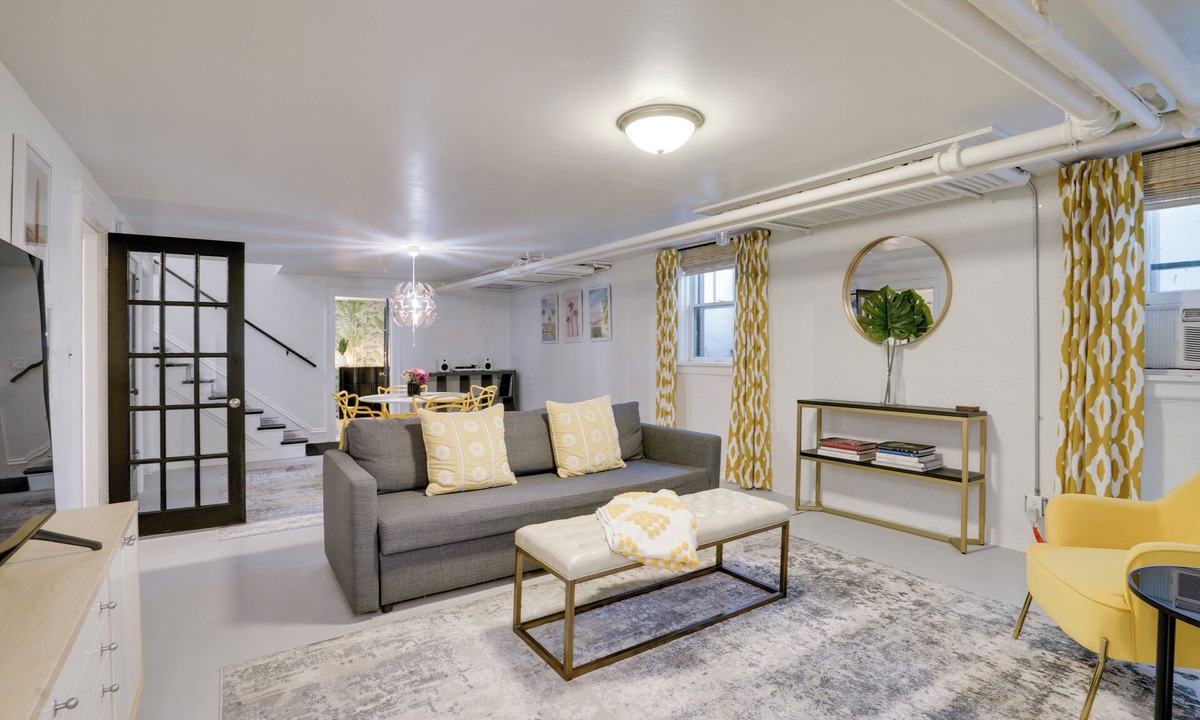 Lynnhurst House | Minneapolis Home w/Deck & Grill, 5 Mi to Dtwn!