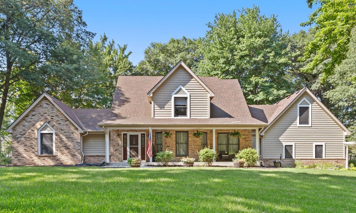 Blaine House | MINNeSTAY* North Oaks Estate | Blaine | Family