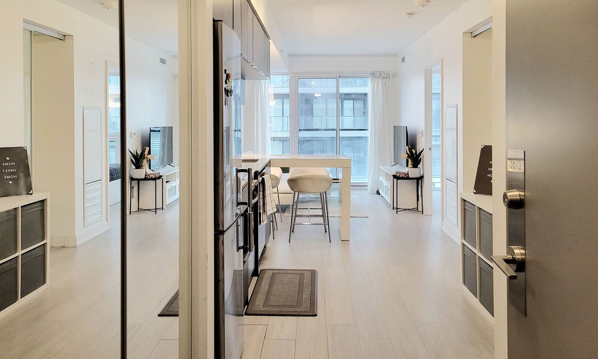 Garden District Condo | Modern 1+1 Bedroom Condo Steps Away from Vibrant Dundas Square