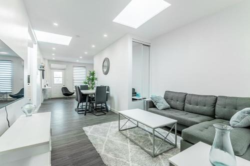 La Petite-Patrie Apartment | Modern and Spacious 3 Bedroom Condo