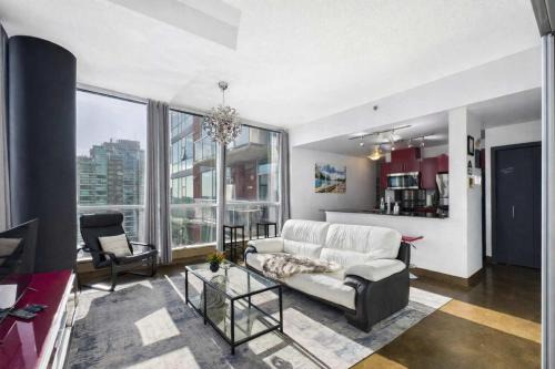 Beltline House | Modern Beltline Escape Sky-High Views DT Views