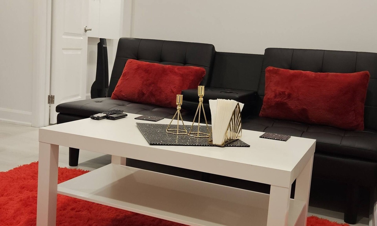York Regional Municipality House | Modern comfy brand new basement apartment in a convenient place, pet friendly.