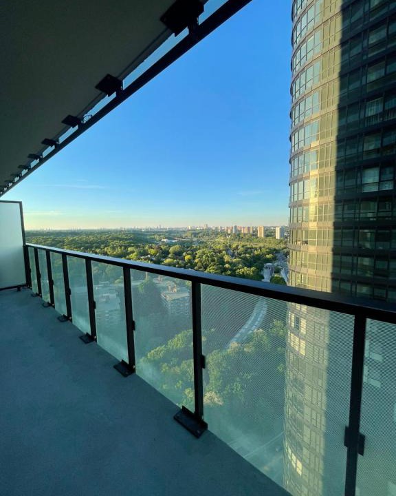 St. James Town Apartment | MODERN CONDO on BLOOR