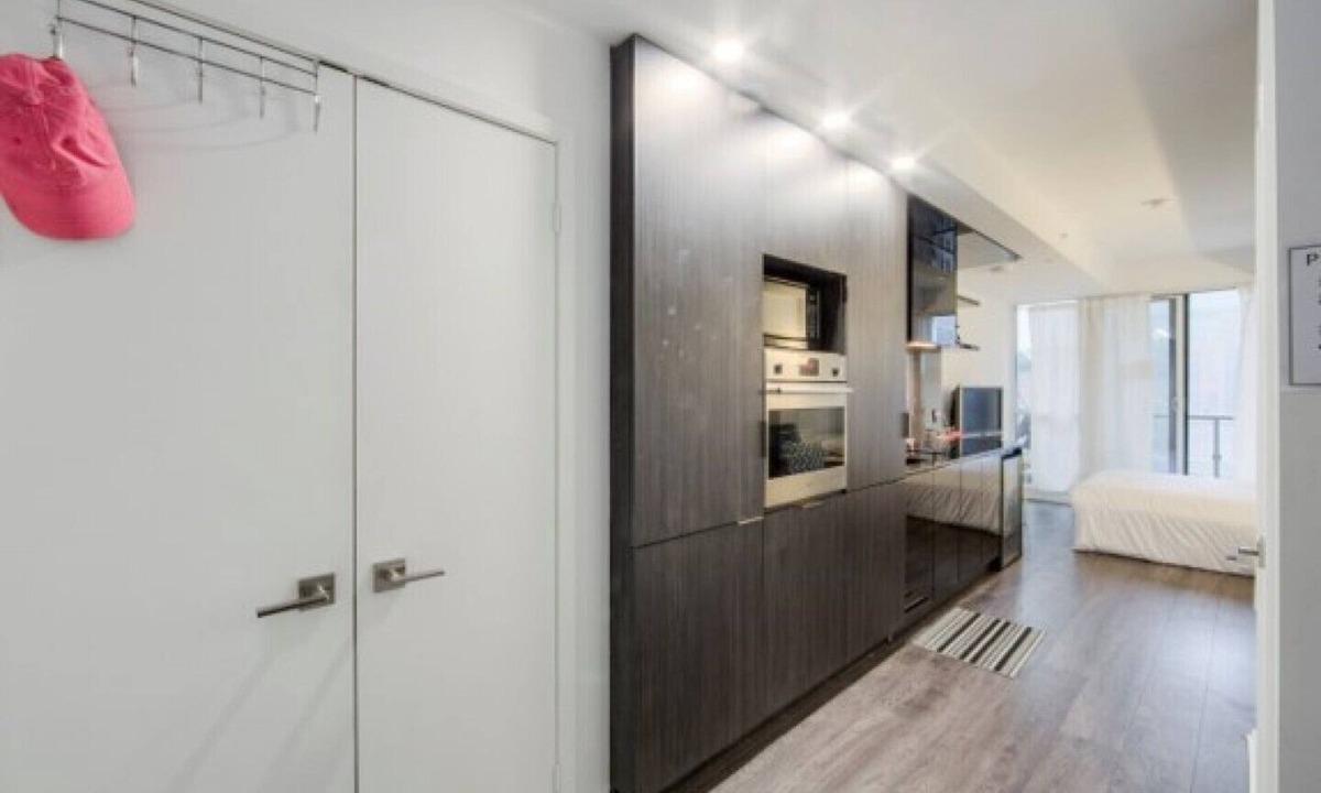Financial District Condo | Modern Condo on Temperance Street