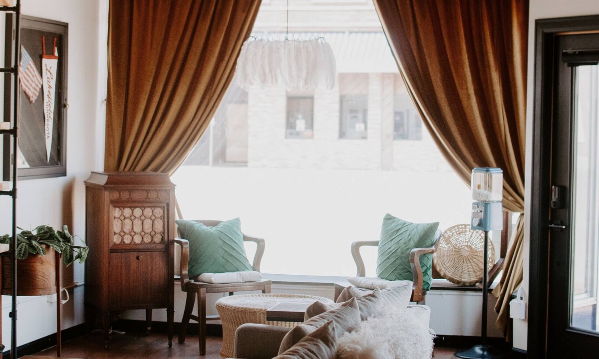 Lakefield House | Modern Heirloom Haus: brick + mortar shop turned sweet little haus on Main St