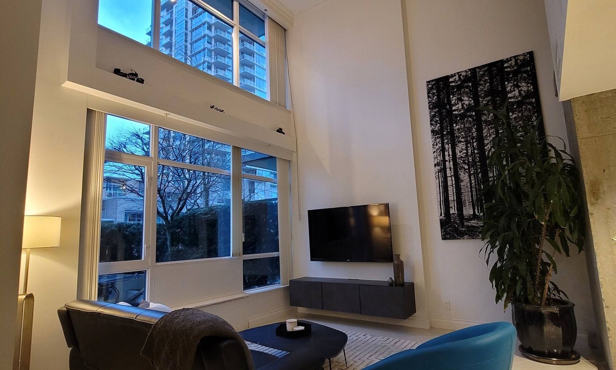 Lower Lonsdale House | Modern luxurious loft