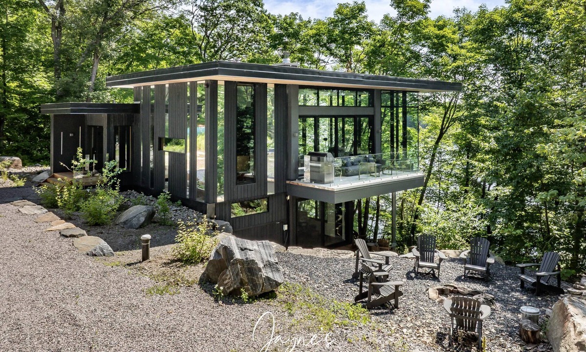 Minett Cottage | Modern new 4 bed 3 bath cottage on Bruce Lake, SE Exposure, 370ft frontage
