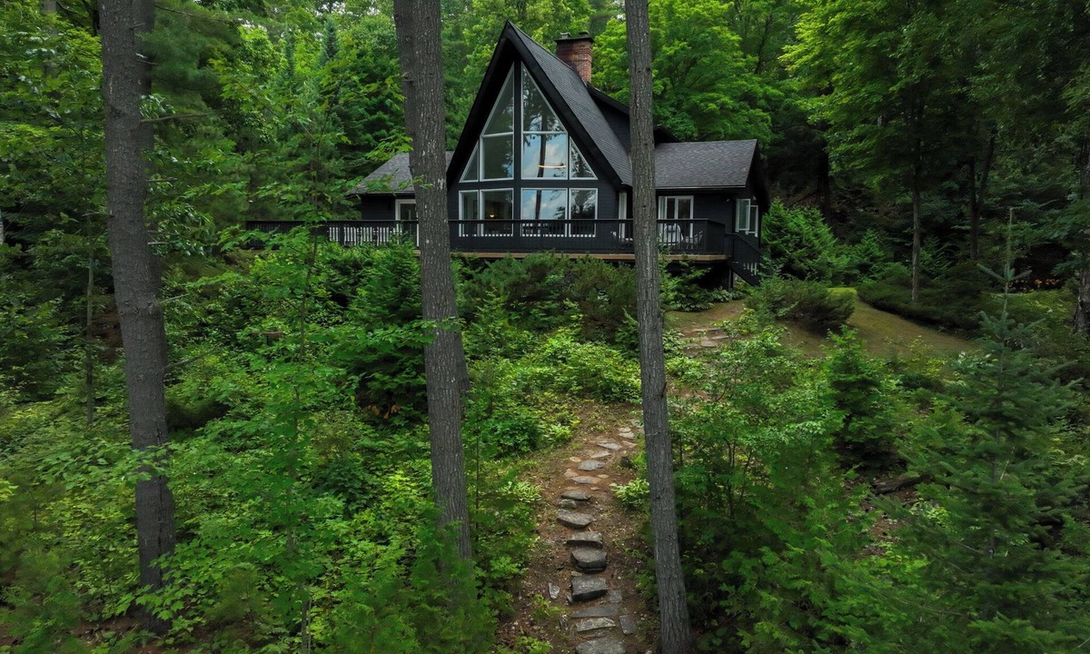 North Frontenac Cottage | Modern Scandinavian-Influenced Waterfront Cottage in North Frontenac