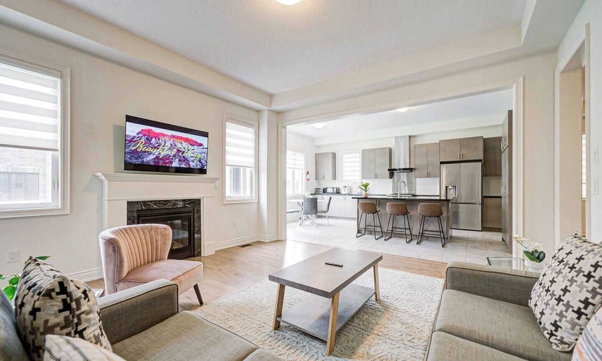 Richmond Hill House | Modern Spacious Luxury detached-House new in RH