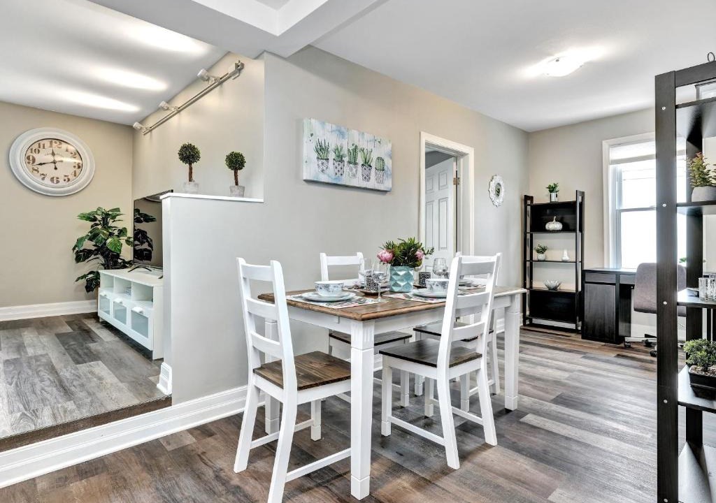 Vanier North Apartment | Modern/Stylish 2BR - Free Parking - Near Downtown!