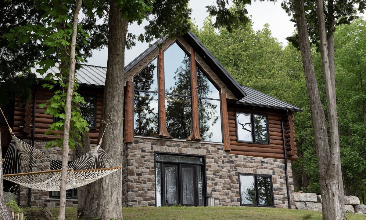 Centre Hastings House | Moira River House