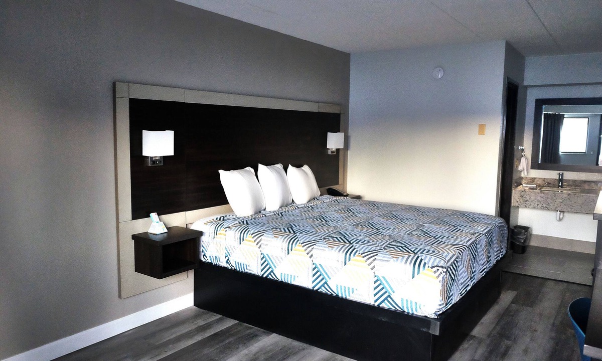 Burnsville Hotel | Motel 6 Burnsville, MN