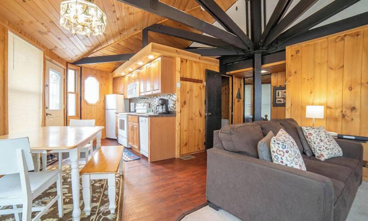 Riverside Villa | Mountain Villas