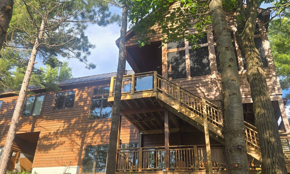 Gravenhurst Cottage | Muskoka Waterfront Cottage on 54 acres, 10 minutes from Gravenhurst