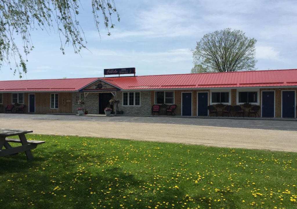 Manitoulin District Hotel | My Friends Inn Manitoulin