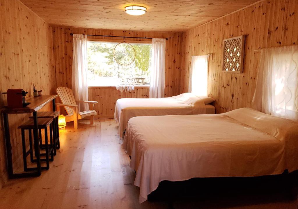 Tobermory House | New Buddha Bing Unique Experience Cottage and Cabins