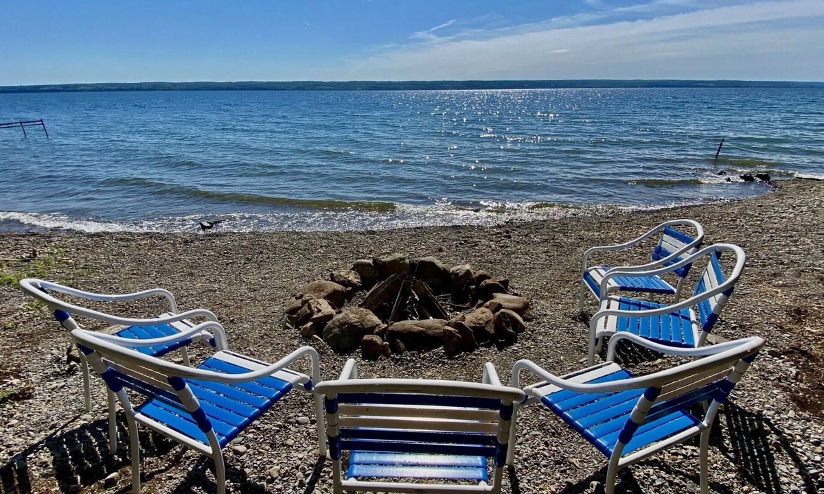 Town of Varick House | NEW Dock with large platform. Bring the boat! Lakefront Farmhouse.