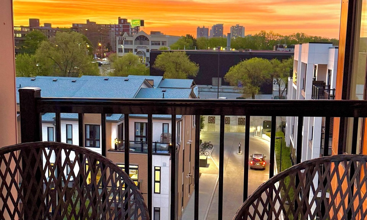 Brookhaven - Amesbury Condo | New Spacious & Quiet 2 Bed Condo with Parking