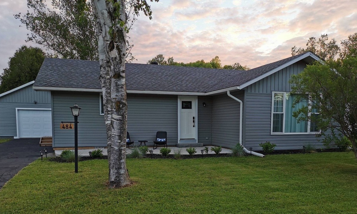 Paisley Cottage | Newly Renovated Modern cottage within walking distance to Saugeen river.