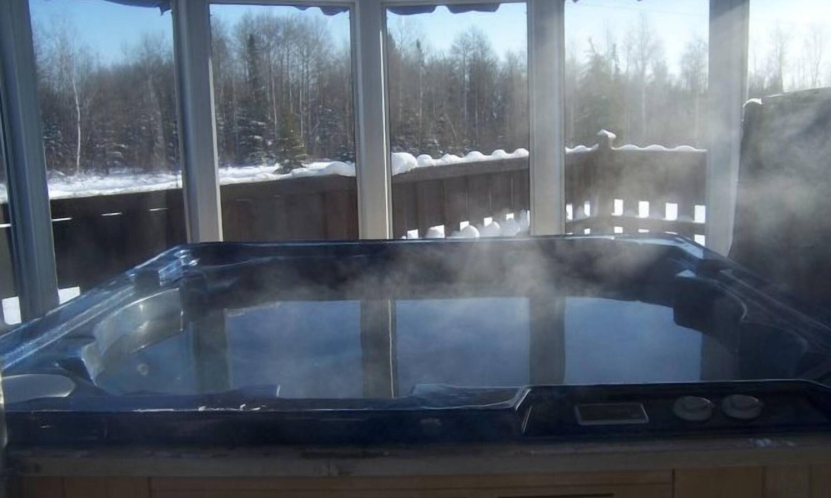 Cochrane Hotel | North Adventure Inn