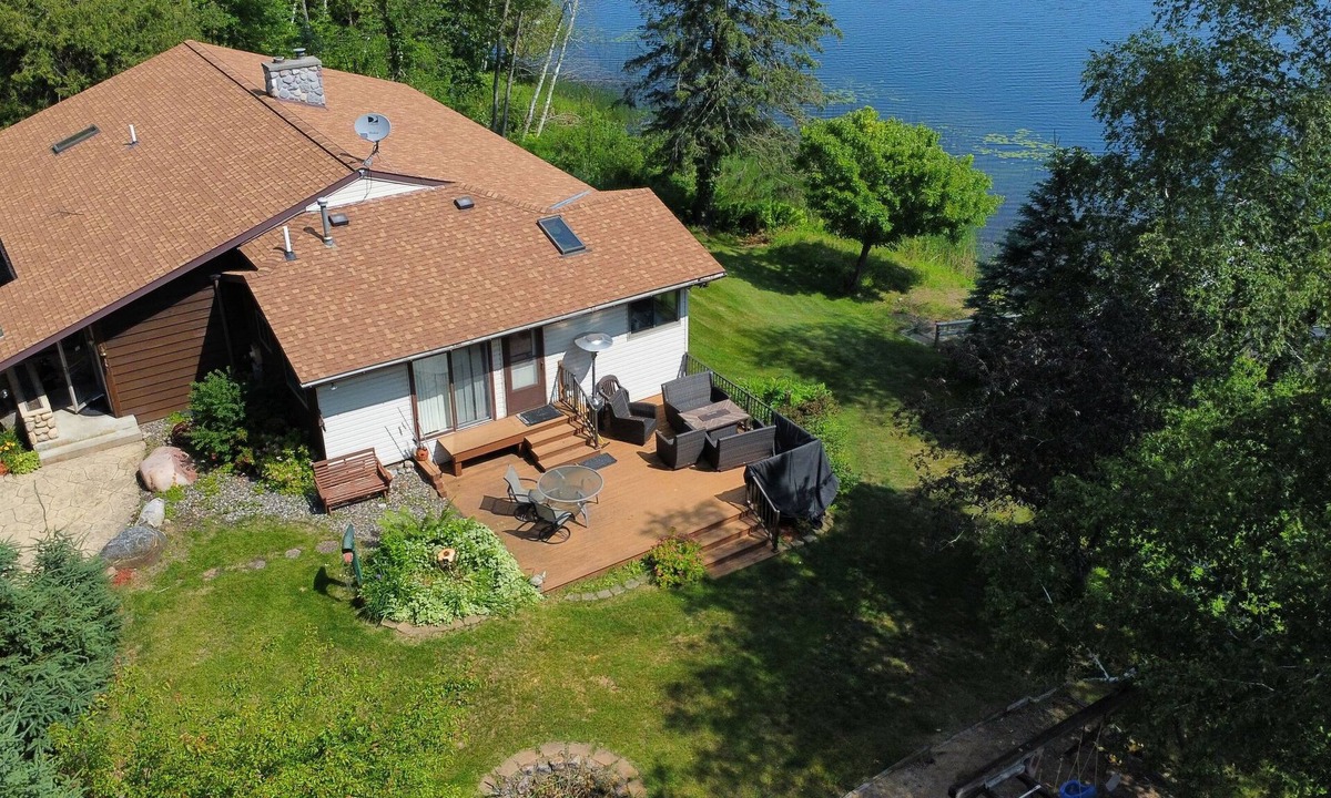 Remer House | Northwoods Home great for family gatherings. Beautiful screened in porch.
