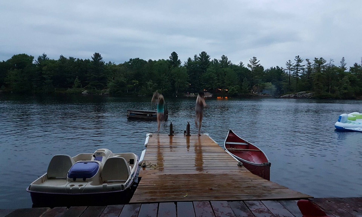Central Frontenac Cottage | Oasis on relaxing private lake - perfect for swimming