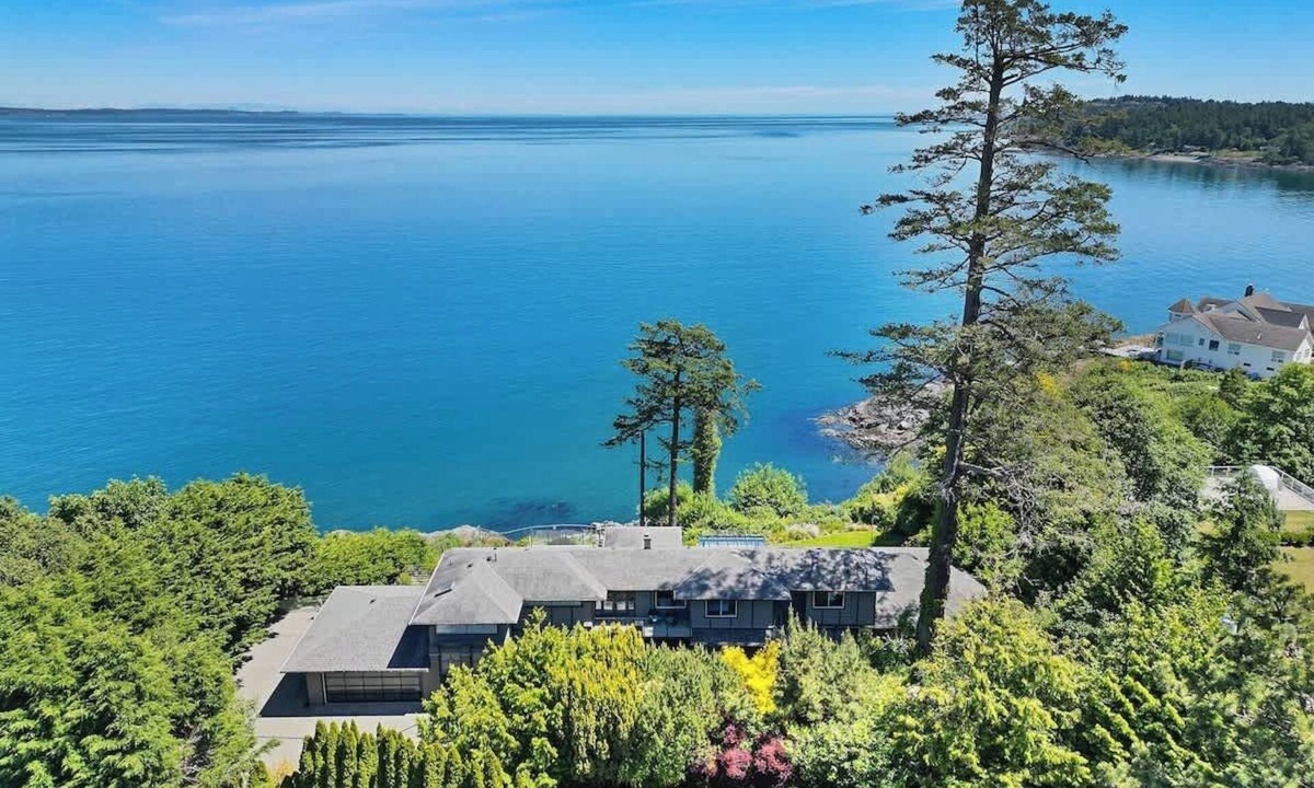 Gordon Head House | Oceanfront Oasis Luxury Family Retreat