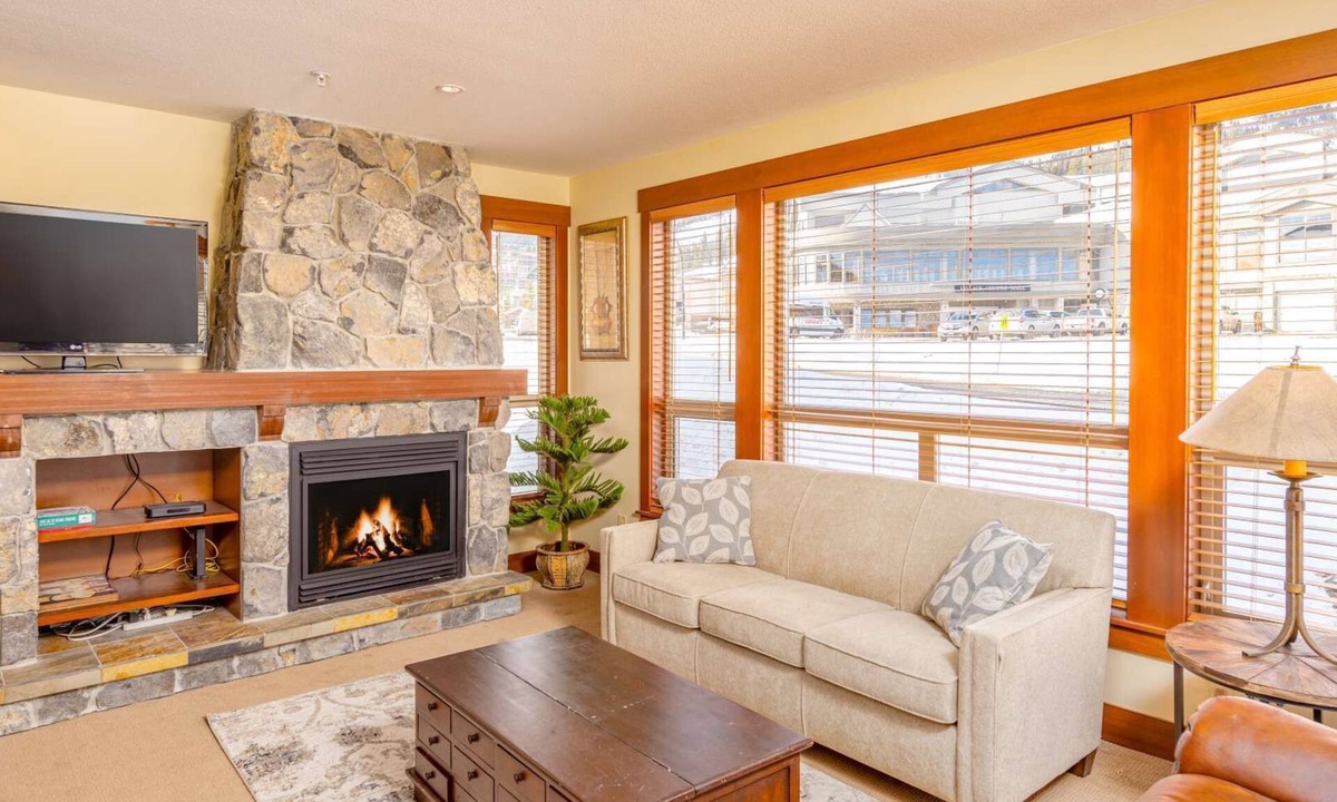 Big White Ski Resort Condo | Okanagan - Stonegate Resort A206