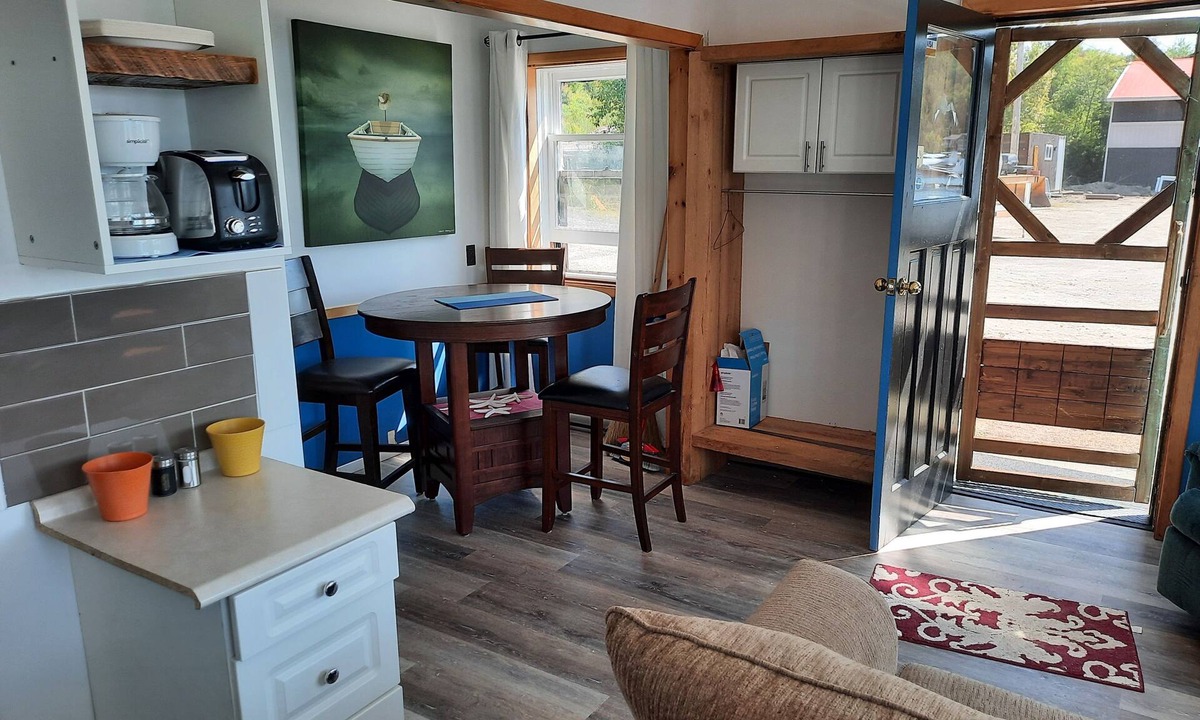 North Bay Cottage | One bedroom, close to everything. trout lake north bay