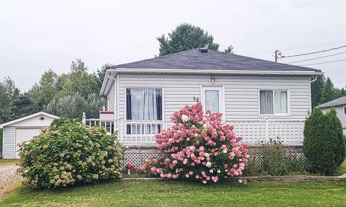 Alban House | One bedroom cottage with free parking