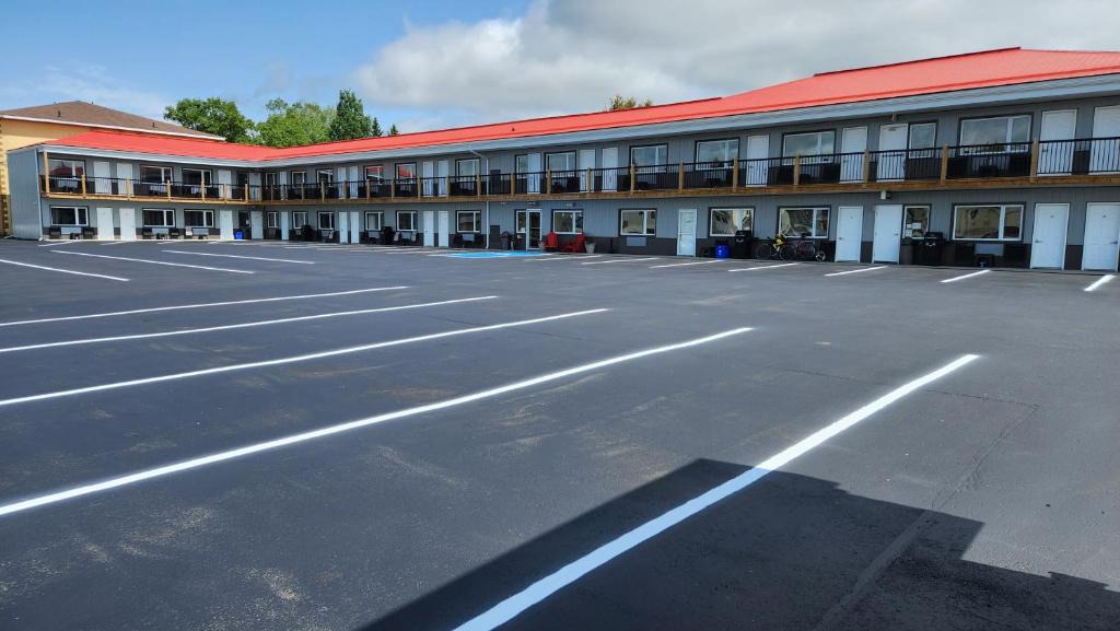 Algoma District Hotel | Outdoorsman Motel