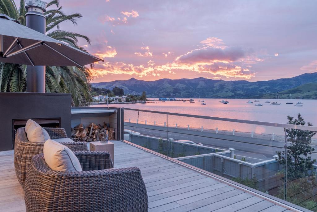 Akaroa Apartment | Paradise Palms - Akaroa Holiday Apartment